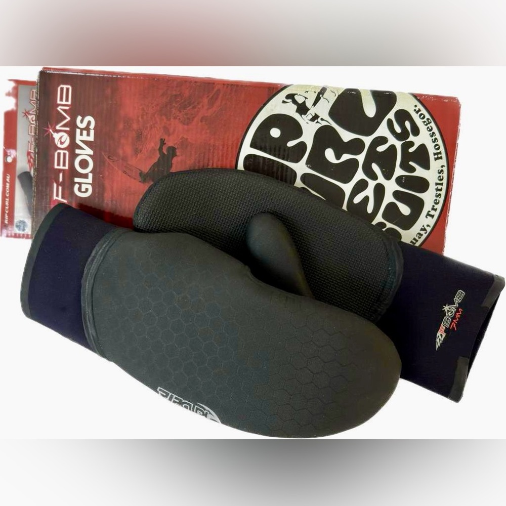 Rip Curl’s 7mm Neoprene Mittens
FLASHBOMB 7mm is the warmest option !